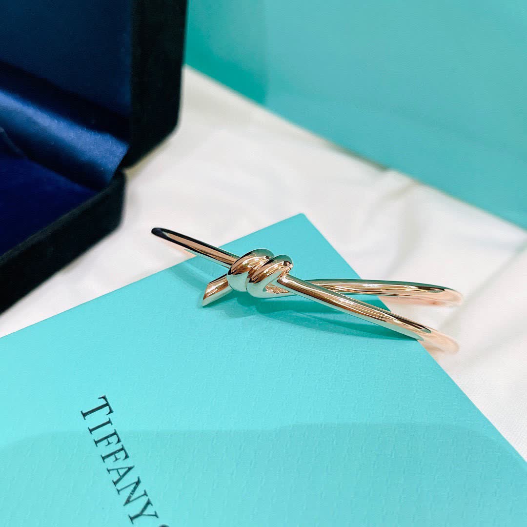 Tiffany & Co. Atlas Knot Bangle Bracelet